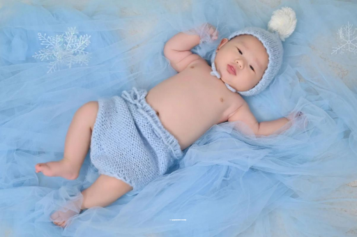 滁州宝宝睡迷糊了才肯吃奶 滁州宝宝睡迷糊了才肯吃奶